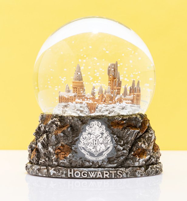 Harry Potter Hogwarts School of Wizardry Snow Globe