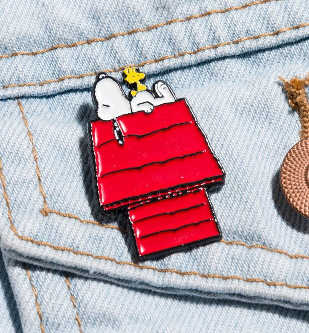 Peanuts Snoopy Doghouse Enamel Pin