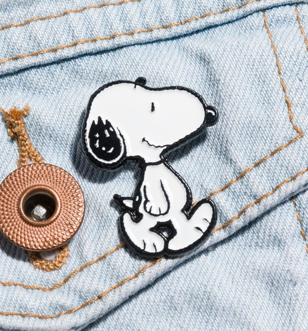 Peanuts Snoopy Enamel Pin